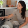 מדיח כלים: כמה הוא באמת חוסך במים, בחשמל ובזמן